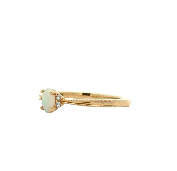 10KT Yellow Gold Opal and 0.03ctw Diamond Ring