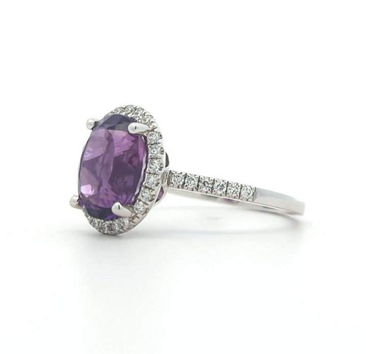 18KT White Gold Amethyst and 0.28ctw Diamond Ring