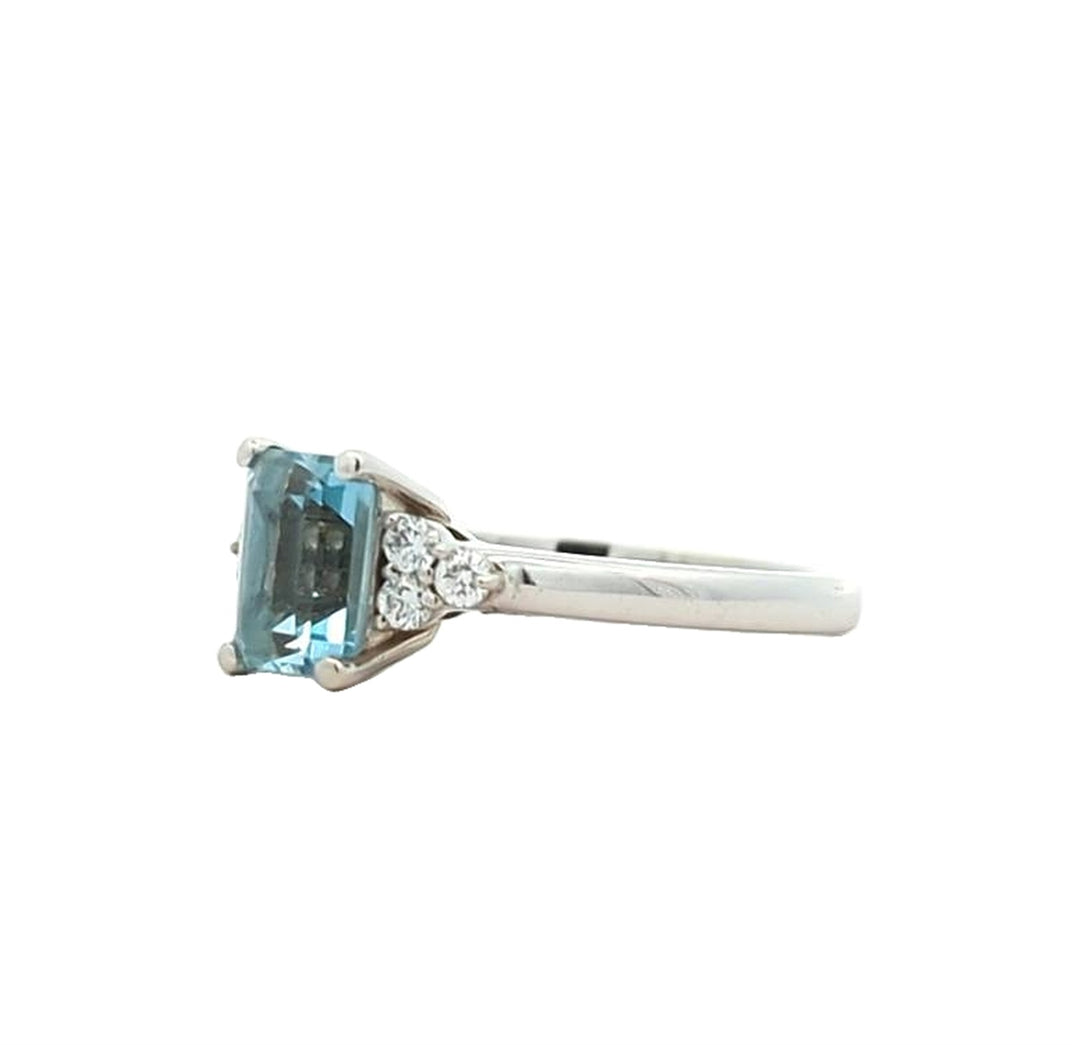 14KT White Gold Aquamarine and 0.14ctw Diamond Ring