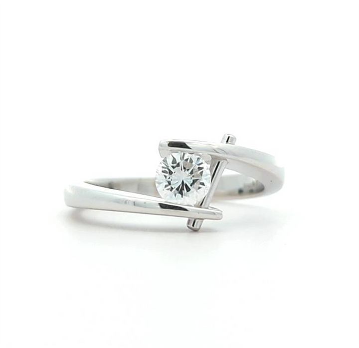 Platinum 0.43ctw Diamond Solitaire Estate Ring