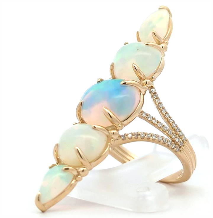 14KT Yellow Gold Opal and 0.18ctw Diamond Ring